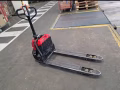 小型電叉車