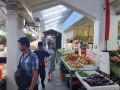 整间店铺在义顺有出租。人潮旺！