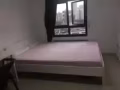大巴窑中心五分钟(过马路有盖)到大巴窑地铁站，巴士总站。高楼普通房间出租