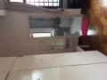 諾維納地鐵站附近泳池公寓：現有一主人房和一間普通房出租出租：房間超大：主人房一個